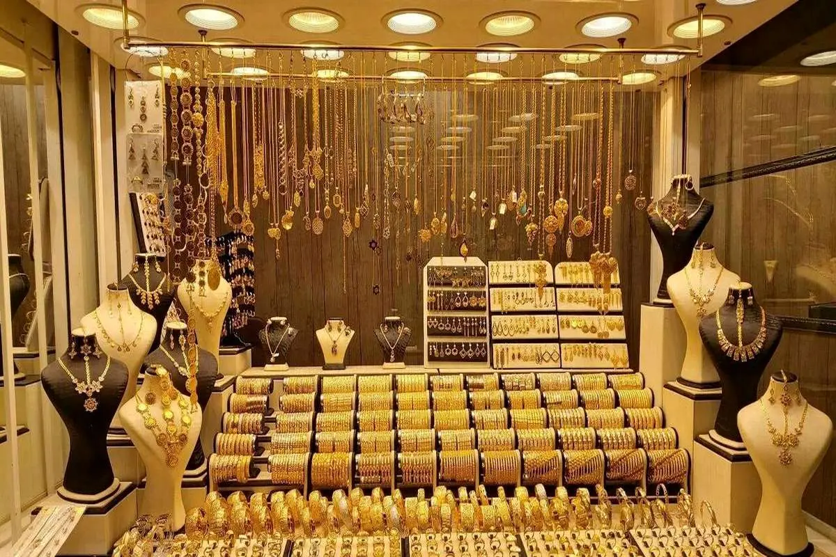 طلای ۱۸ عیار وارد کانال ۱۱ میلیون شد؛ اونس و دلار همزمان عقب نشستند